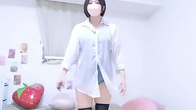 Hinata Sun online show from April 2026 12:04:01 PM