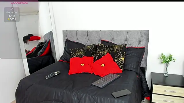 Snapshot of camila_collins7 chatting on December 2025 01:04:02 PM camila collins7 online show from December 2025 01:04:02 PM