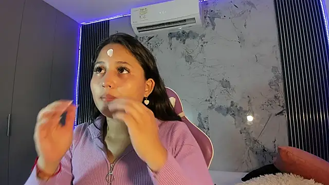 Snapshot of Laly_Cherry_ chatting on October 2025 12:38:02 PM Laly Cherry online show from October 2025 12:38:02 PM