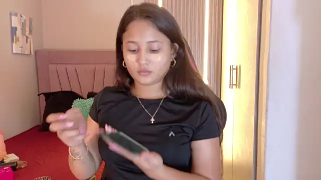 Snapshot of Laly_Cherry_ chatting on November 2025 12:15:02 PM Laly Cherry online show from November 2025 12:15:02 PM