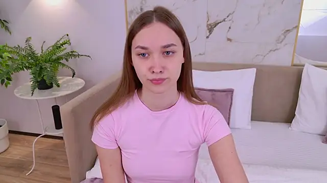 AmadaReine online show from October 2025 04:04:02 PM