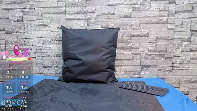 Kiara Zahiri   online show from November 2025 10:59:01 AM