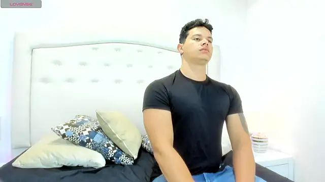 Snapshot of EclipseandFlame chatting on September 2025 02:19:01 PM EclipseandFlame online show from September 2025 02:19:01 PM