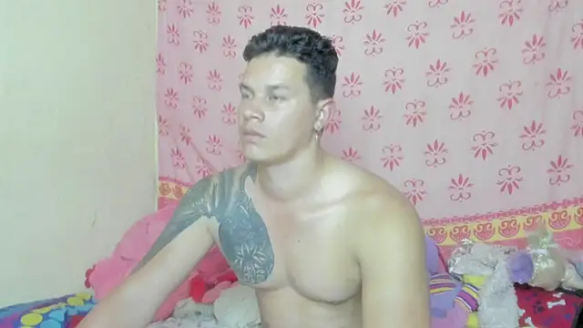 Snapshot of EclipseandFlame chatting on November 2025 05:28:02 AM EclipseandFlame online show from November 2025 05:28:02 AM