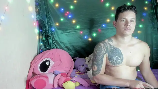 Snapshot of EclipseandFlame chatting on December 2025 03:07:02 PM EclipseandFlame online show from December 2025 03:07:02 PM