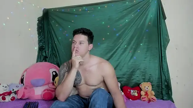 Snapshot of EclipseandFlame chatting on December 2025 01:53:01 PM EclipseandFlame online show from December 2025 01:53:01 PM