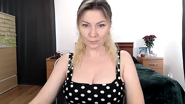 ParadiseAlina online show from November 2025 02:56:01 PM