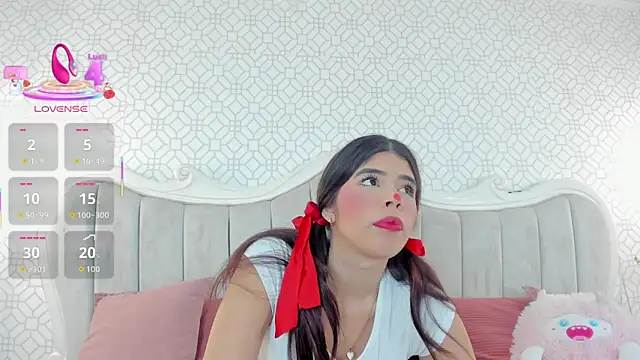 Snapshot of AlyssAlvarado chatting on October 2025 02:07:02 PM AlyssAlvarado online show from October 2025 02:07:02 PM