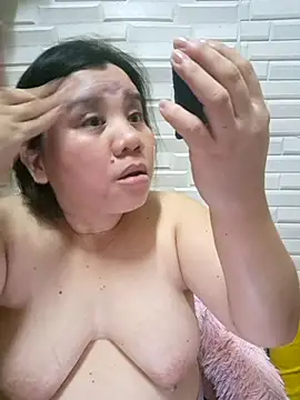 hotlyn45 online show from November 2025 11:10:01 AM