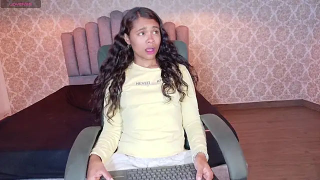 Kristall 06 online show from October 2025 05:13:02 PM