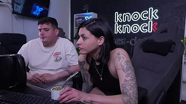 KnockKnockClub online show from September 2025 10:45:01 PM