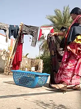 Snapshot of monu_bhabi chatting on February 2026 05:00:02 AM monu bhabi online show from February 2026 05:00:02 AM