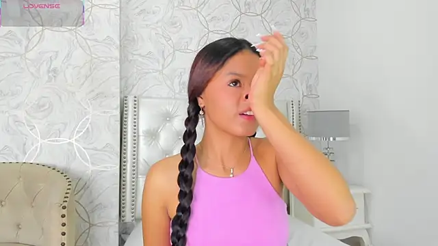 Snapshot of amara_rousse chatting on September 2025 11:35:01 AM amara rousse online show from September 2025 11:35:01 AM