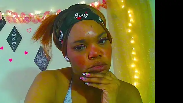 LunaNova999 online show from December 2025 11:56:02 PM