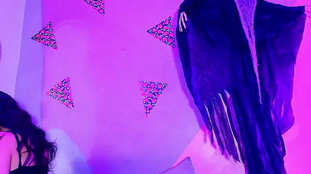 Laura and Kevin online show from October 2025 01:37:01 PM