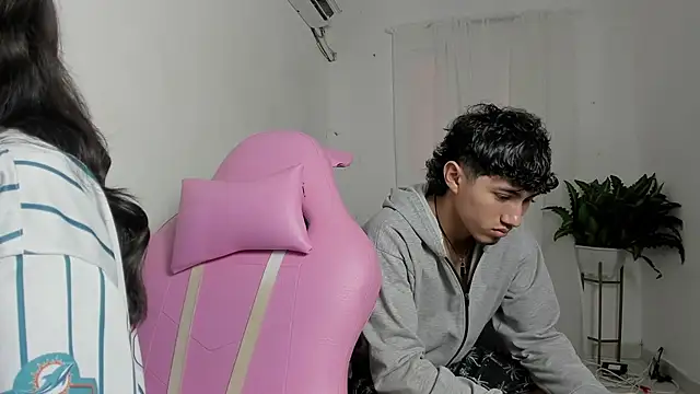 Laura and Kevin online show from January 2026 07:37:02 PM