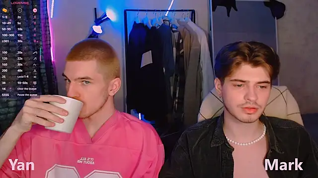 Snapshot of itsyanbb chatting on November 2025 09:42:02 PM itsyanbb online show from November 2025 09:42:02 PM