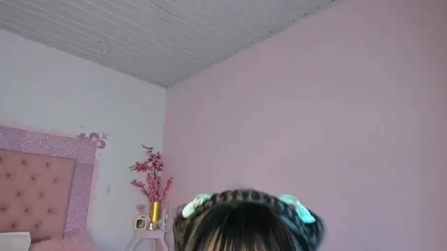 roxyswt online show from June 2026 04:57:01 AM
