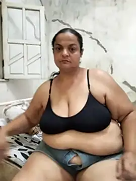 Snapshot of Vydinha chatting on October 2025 01:05:02 AM Vydinha online show from October 2025 01:05:02 AM