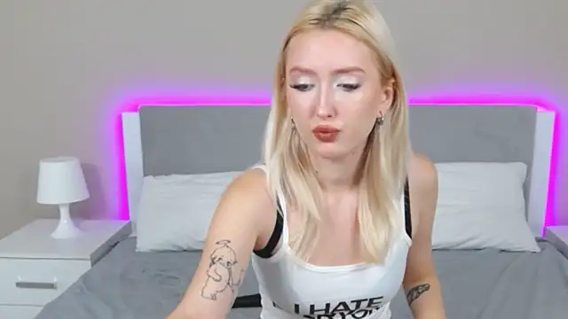 MarianeSun online show from September 2025 04:12:02 AM