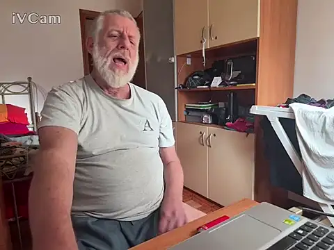 Snapshot of Pigna16PSRN chatting on February 2026 03:05:02 PM Pigna16PSRN online show from February 2026 03:05:02 PM