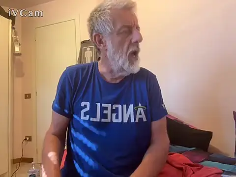 Snapshot of Pigna16PSRN chatting on June 2026 04:01:02 PM Pigna16PSRN online show from June 2026 04:01:02 PM