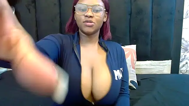 Snapshot of SexyBaddieXXX chatting on June 2026 11:50:02 PM SexyBaddieXXX online show from June 2026 11:50:02 PM