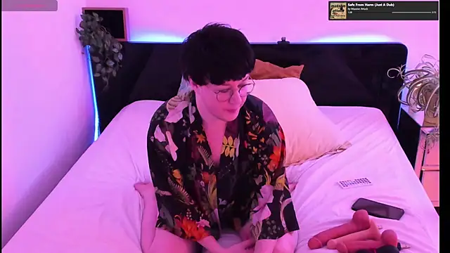 Snapshot of MossPrince chatting on October 2025 07:42:02 PM MossPrince online show from October 2025 07:42:02 PM