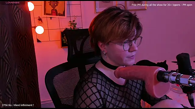 MossPrince online show from November 2025 05:00:02 PM