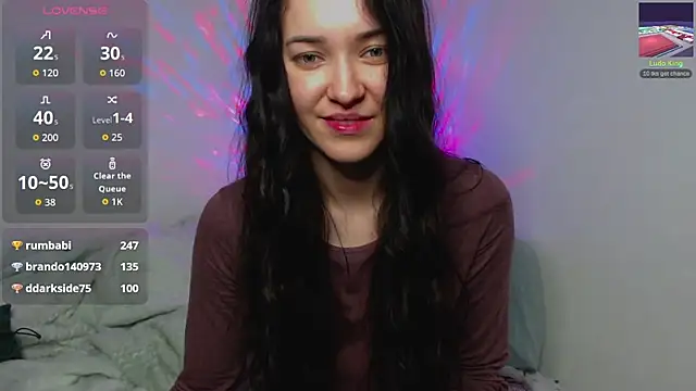 Veliora online show from September 2025 10:14:02 PM