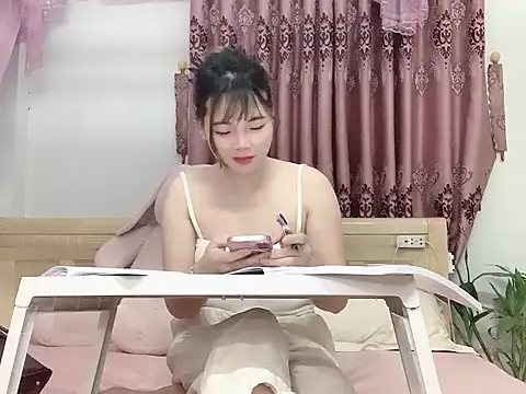 Snapshot of Pony898 chatting on November 2025 04:17:02 PM Pony898 online show from November 2025 04:17:02 PM