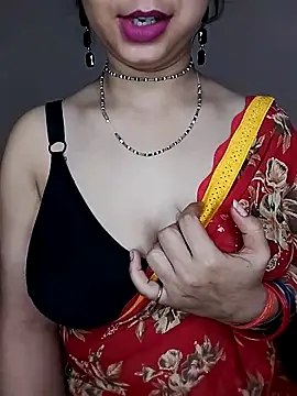 Snapshot of Oh_011 chatting on November 2025 03:08:02 AM Oh 011 online show from November 2025 03:08:02 AM