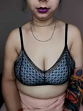 Snapshot of Oh_011 chatting on November 2025 05:08:02 AM Oh 011 online show from November 2025 05:08:02 AM