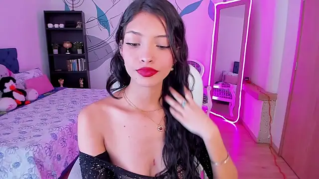 Snapshot of Mia_Clay1 chatting on May 2026 08:27:01 PM Mia Clay1 online show from May 2026 08:27:01 PM