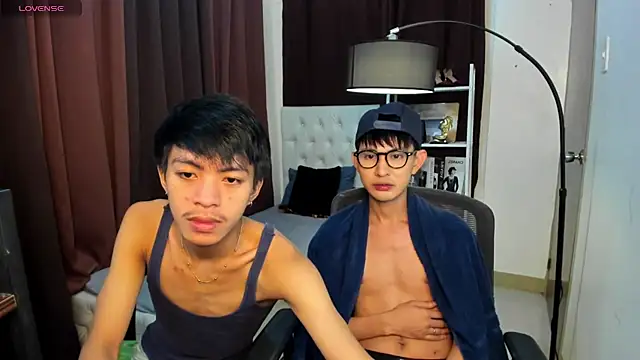 Snapshot of xxxhugecocktwinkxxx chatting on October 2025 06:04:01 PM xxxhugecocktwinkxxx online show from October 2025 06:04:01 PM