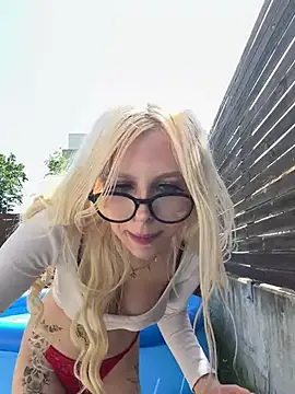 Steffi Snowbunny online show from May 2026 01:07:02 PM