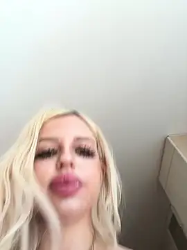 Steffi Snowbunny online show from June 2026 01:15:02 PM
