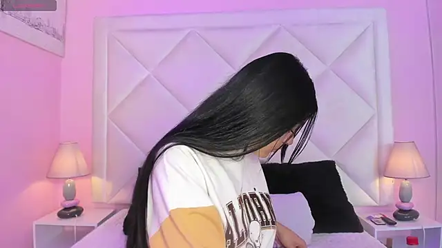 Miaa Smithh   online show from March 2026 11:36:02 AM