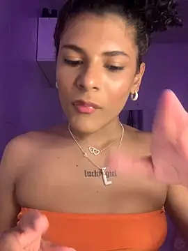 luluzinhax online show from November 2025 04:55:02 AM