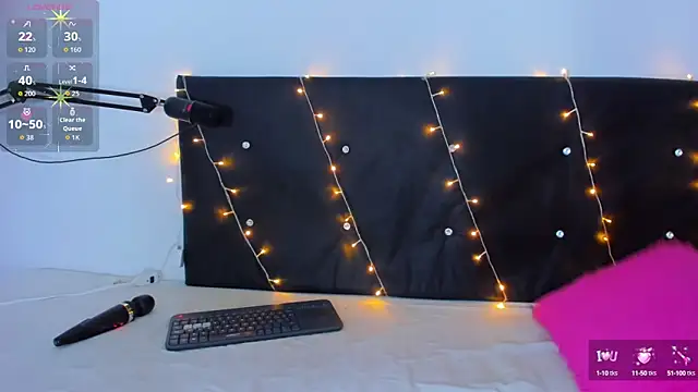 Danaa moore  online show from October 2025 04:11:01 AM