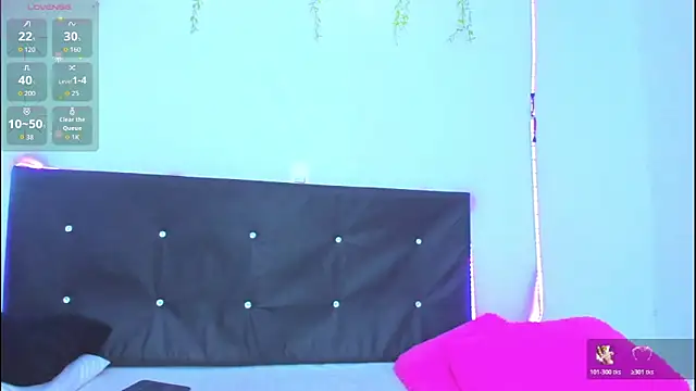 Danaa moore  online show from May 2026 11:31:01 PM