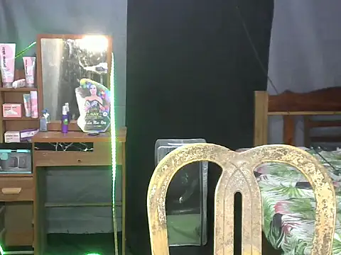 miss ele online show from October 2025 11:49:02 PM