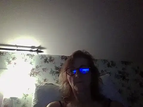 Snapshot of Valinella chatting on December 2025 07:51:01 PM Valinella online show from December 2025 07:51:01 PM