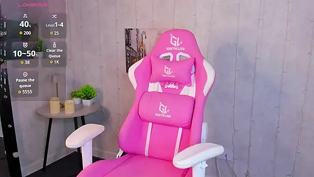 Lynn Martin online show from October 2025 11:21:02 PM