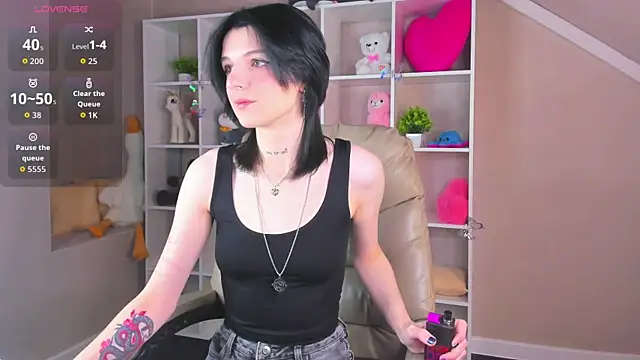 Lynn Martin online show from December 2025 12:20:02 AM