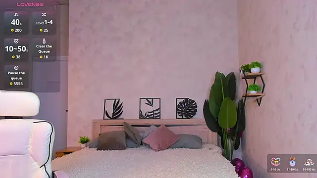 Lynn Martin online show from April 2026 12:19:02 AM