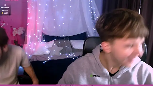 Snapshot of travis_wolf_ chatting on November 2025 07:57:01 PM travis wolf online show from November 2025 07:57:01 PM