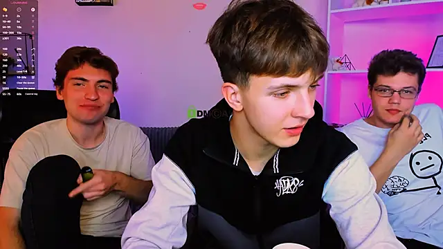 Snapshot of travis_wolf_ chatting on November 2025 08:19:02 PM travis wolf online show from November 2025 08:19:02 PM