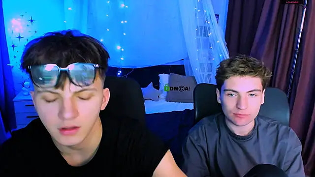 Snapshot of travis_wolf_ chatting on December 2025 08:47:02 PM travis wolf online show from December 2025 08:47:02 PM