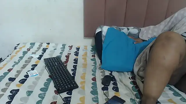 Chubby Queenx255 online show from November 2025 06:24:02 PM